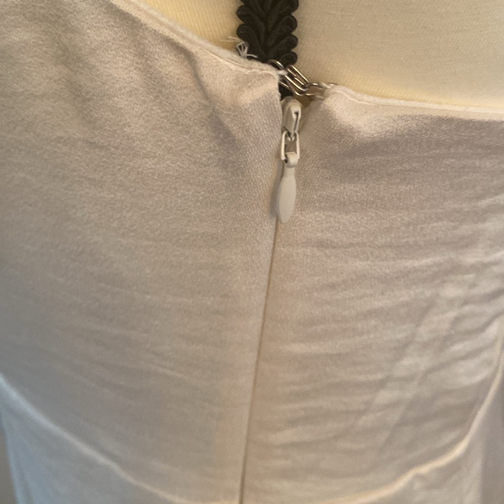 Express NWT bow front medium strapless dress - Picture 4 of 9
